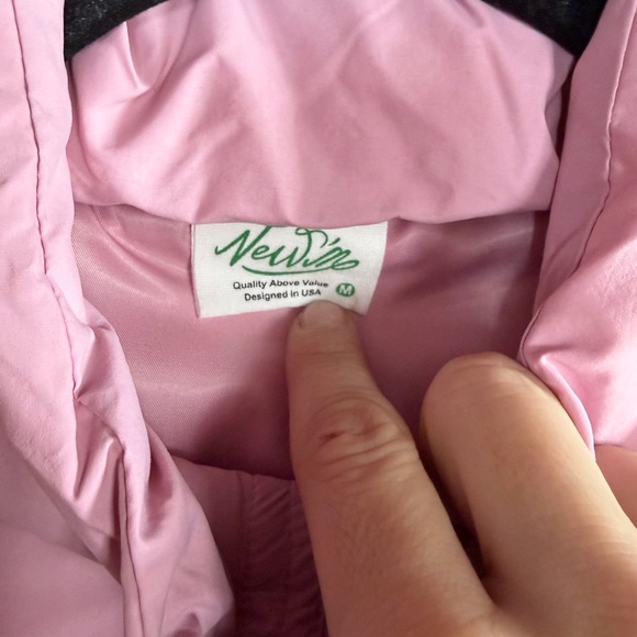 NWOT Blush Pink Puffer Vest with Ruffle Sleeve -M- Cute Statement Layer - Picture 4 of 4